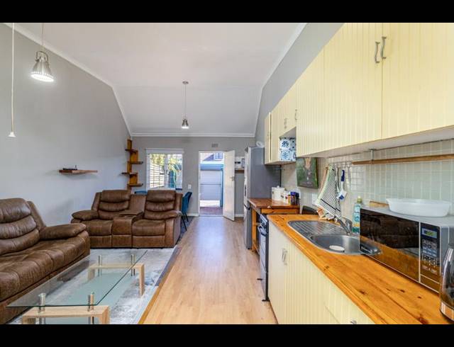 1 BEDROOM HOUSE FOR SALE IN WOODSTOCK